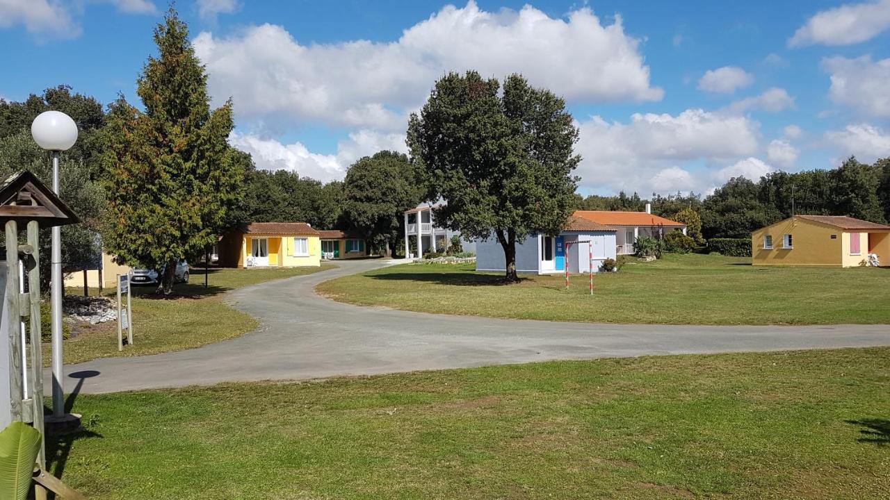 Les Chenes Verts Saint-Savinien Esterno foto