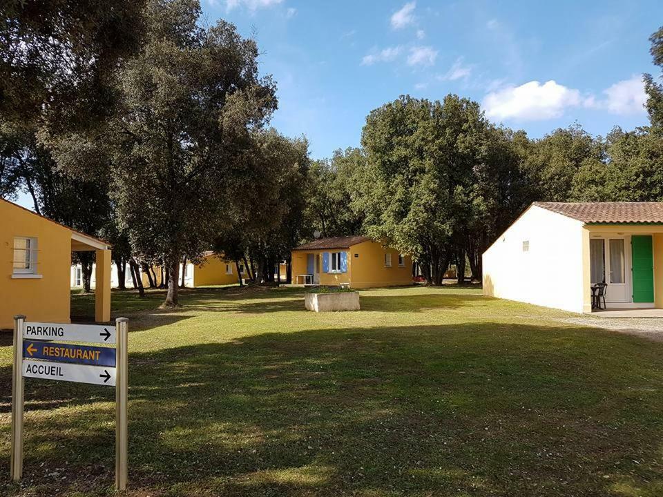 Les Chenes Verts Saint-Savinien Esterno foto